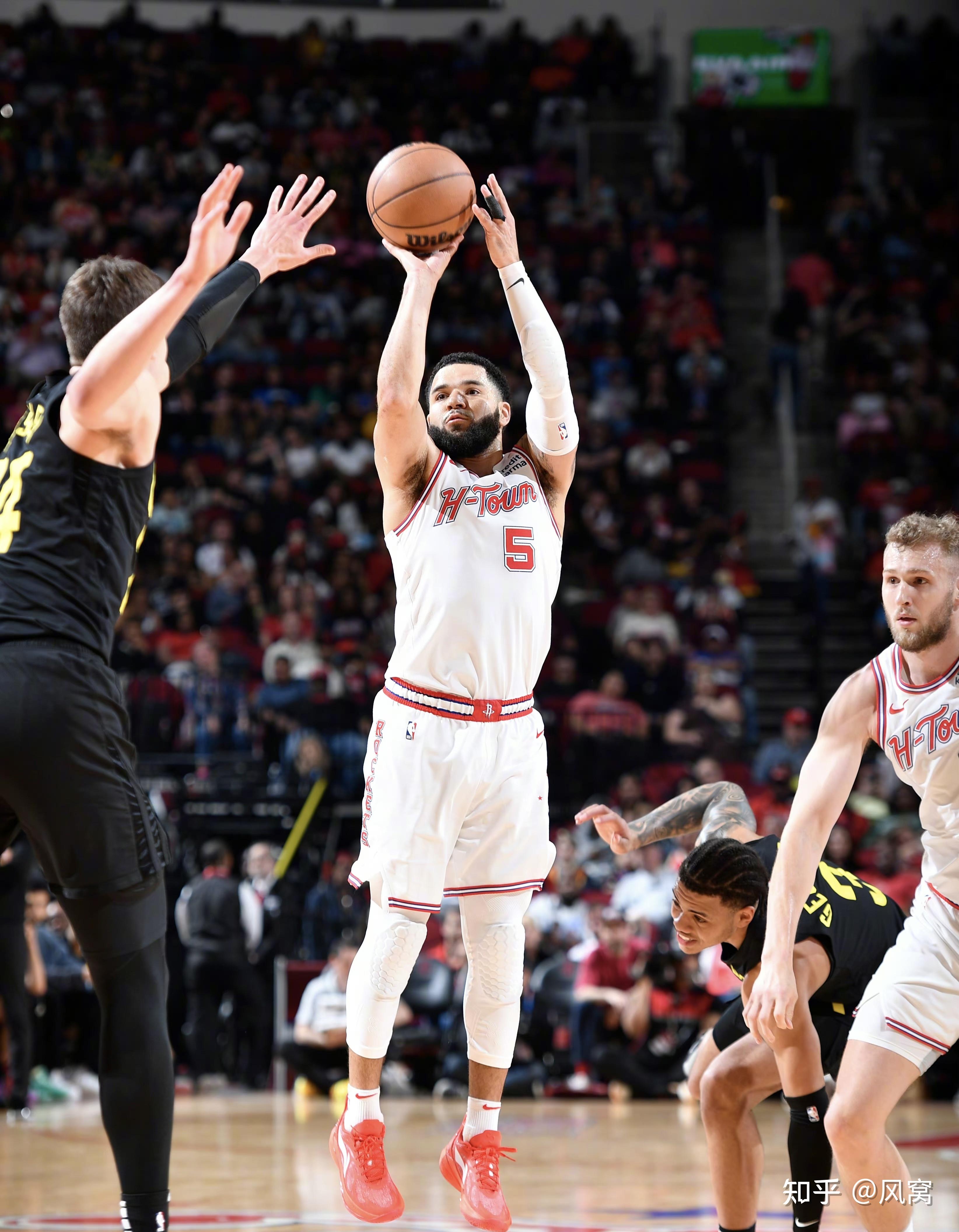 包含休斯敦火箭临场应变备战中超詹姆斯在巴塞罗那比赛中刷新纪录,马赛内部会议纪要流出——今晨外线爆发直接炸裂的词条 包含休斯敦火箭临场应变备战中超詹姆斯在巴塞罗那比赛中刷新纪录,马赛内部会议纪要流出——今晨外线爆发直接炸裂的词条